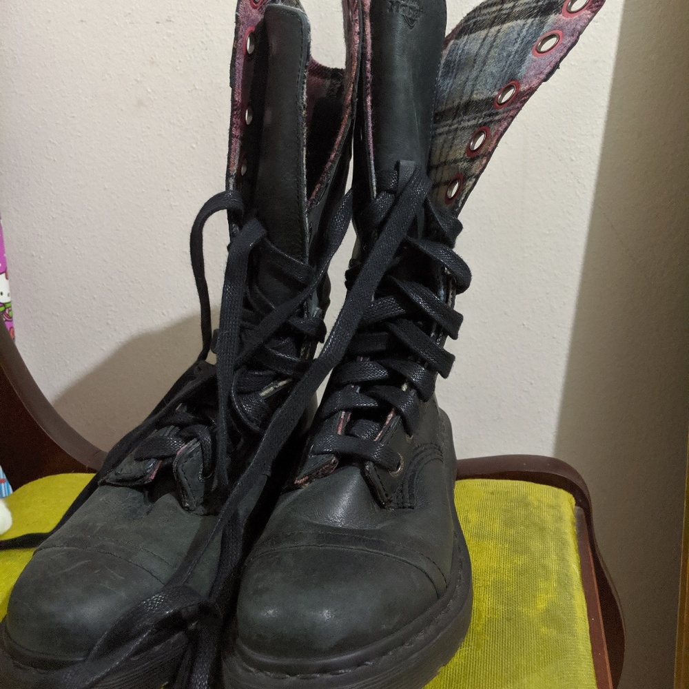 Doc Marten Triumph Boots